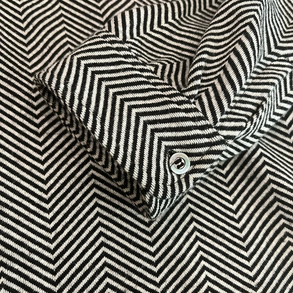 [L]Armani Collezioni Black/White Herringbone wool Blend Pullover Sweater Toggle - Picture 2 of 10